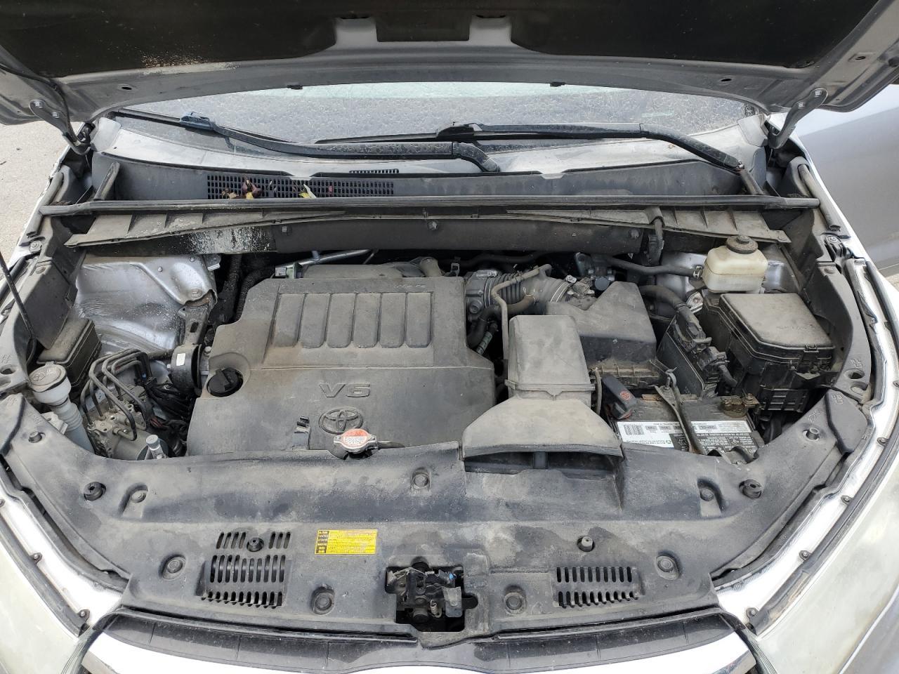 2016 TOYOTA HIGHLANDER