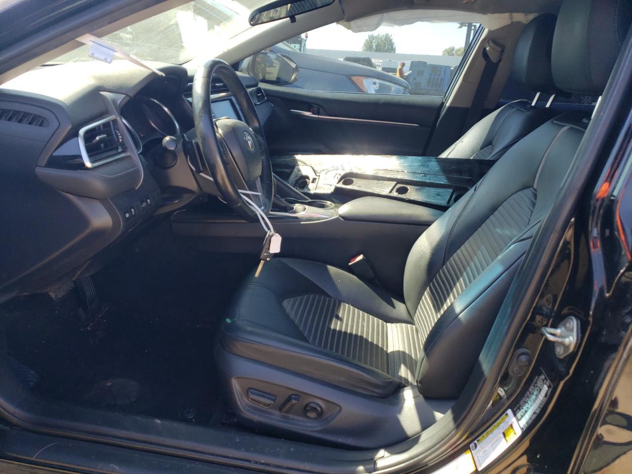 2018 TOYOTA CAMRY