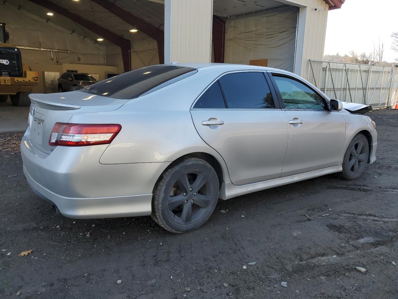 2011 TOYOTA CAMRY