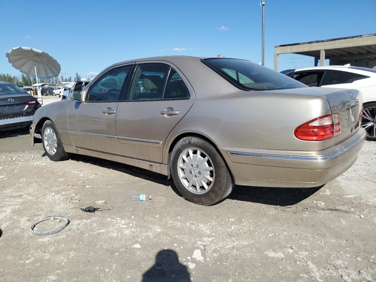 2000 MERCEDES-BENZ E-Class
