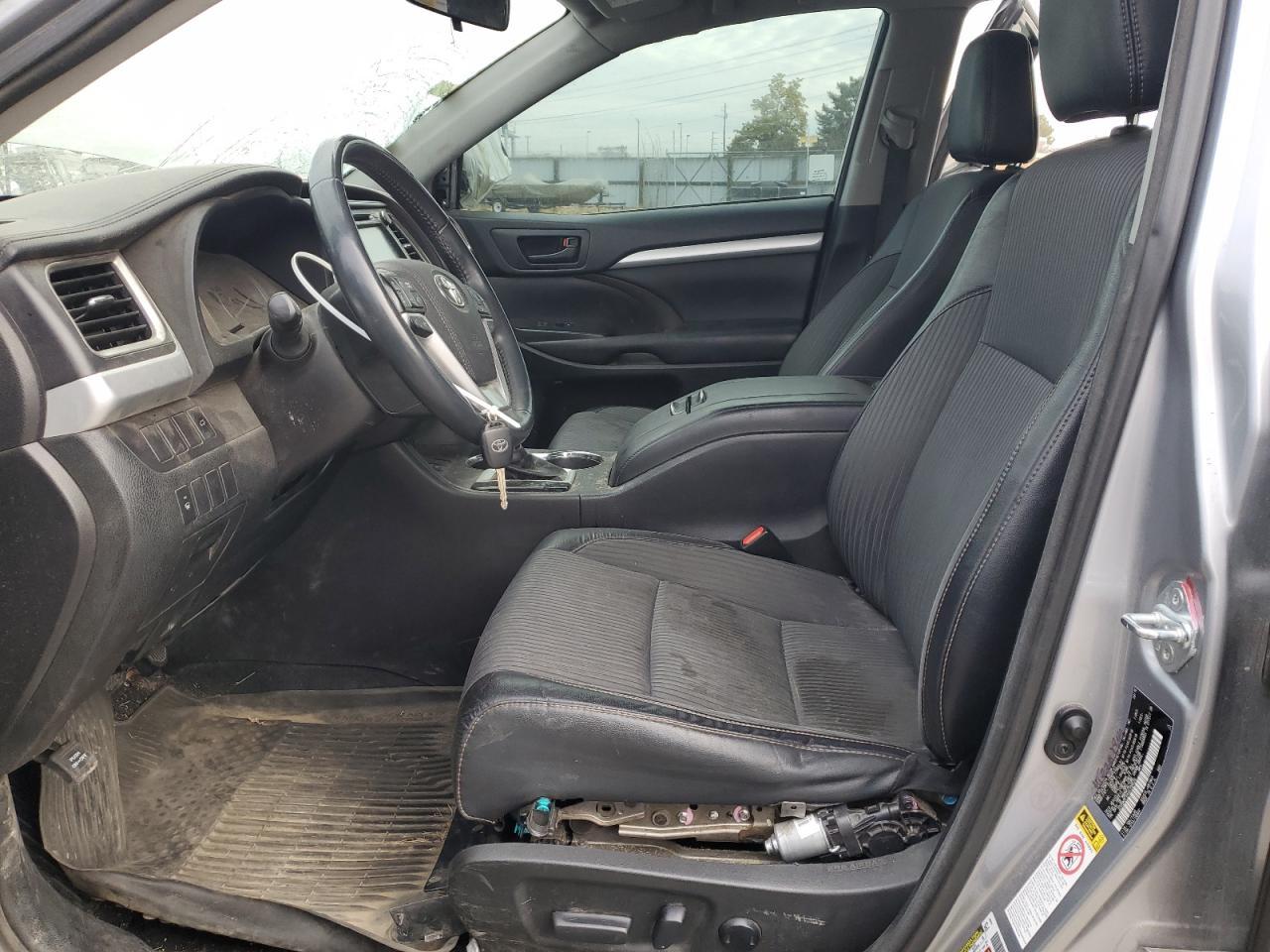 2016 TOYOTA HIGHLANDER