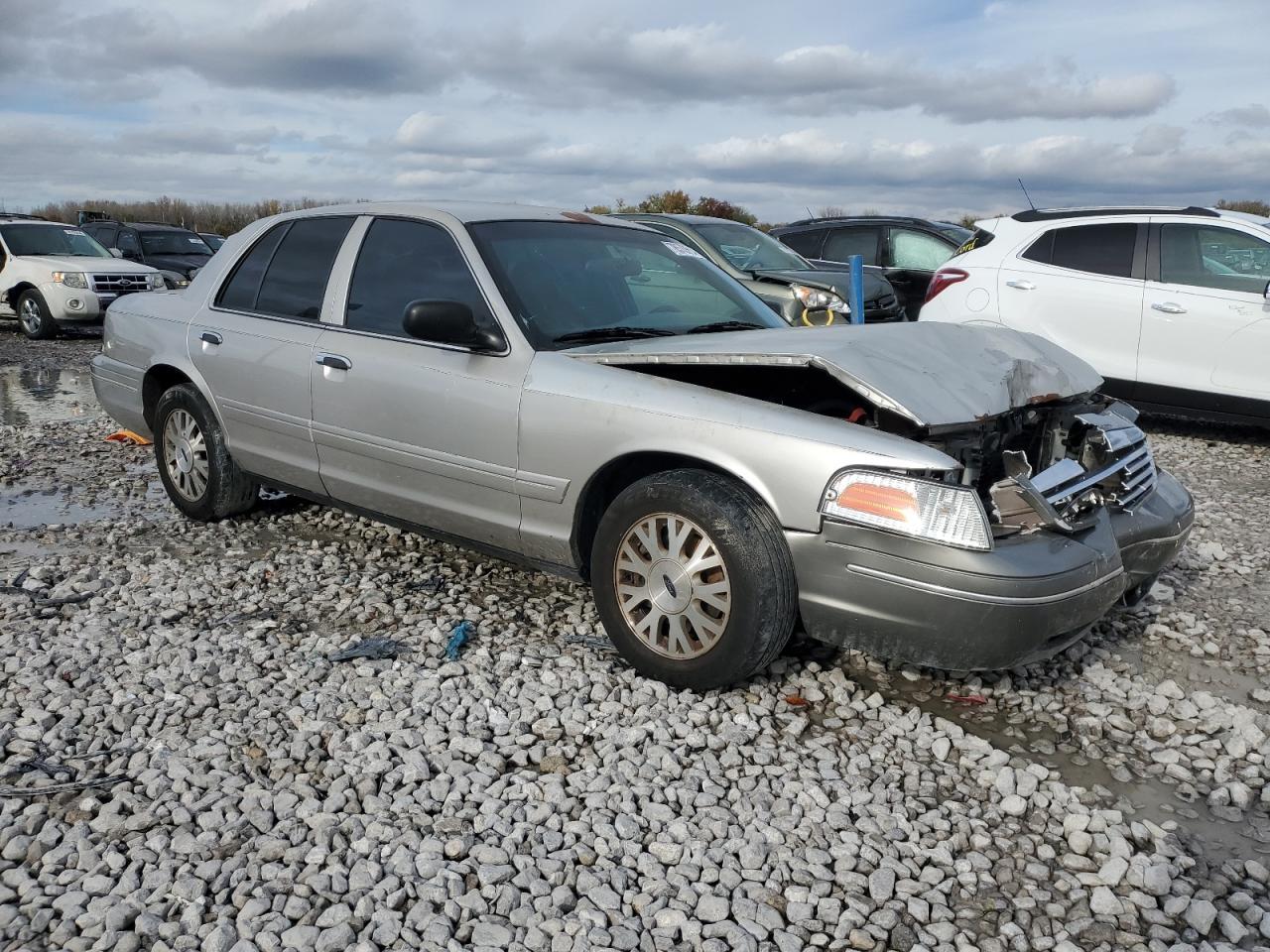 2003 FORD Crown Victoria