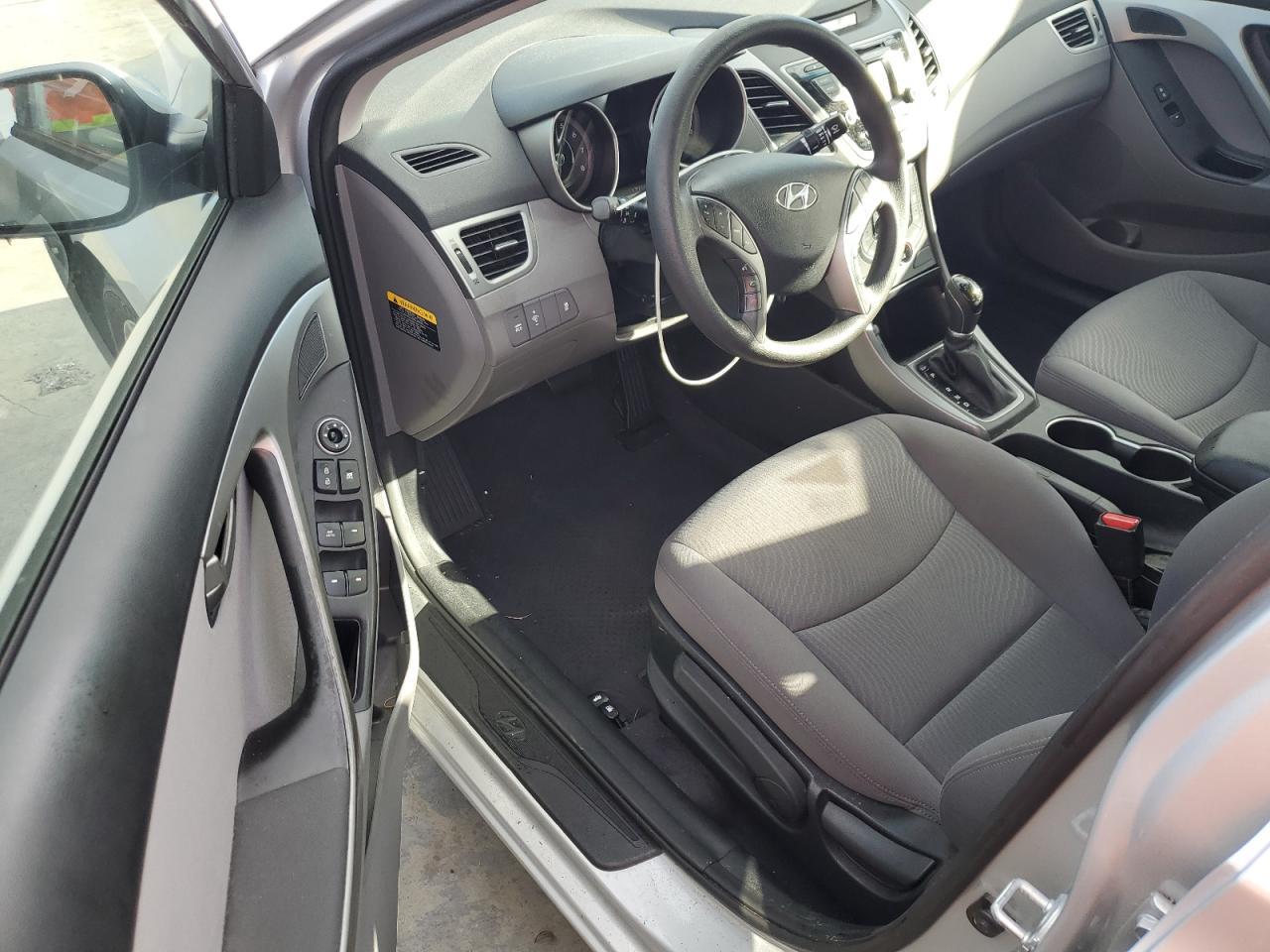 2016 HYUNDAI ELANTRA