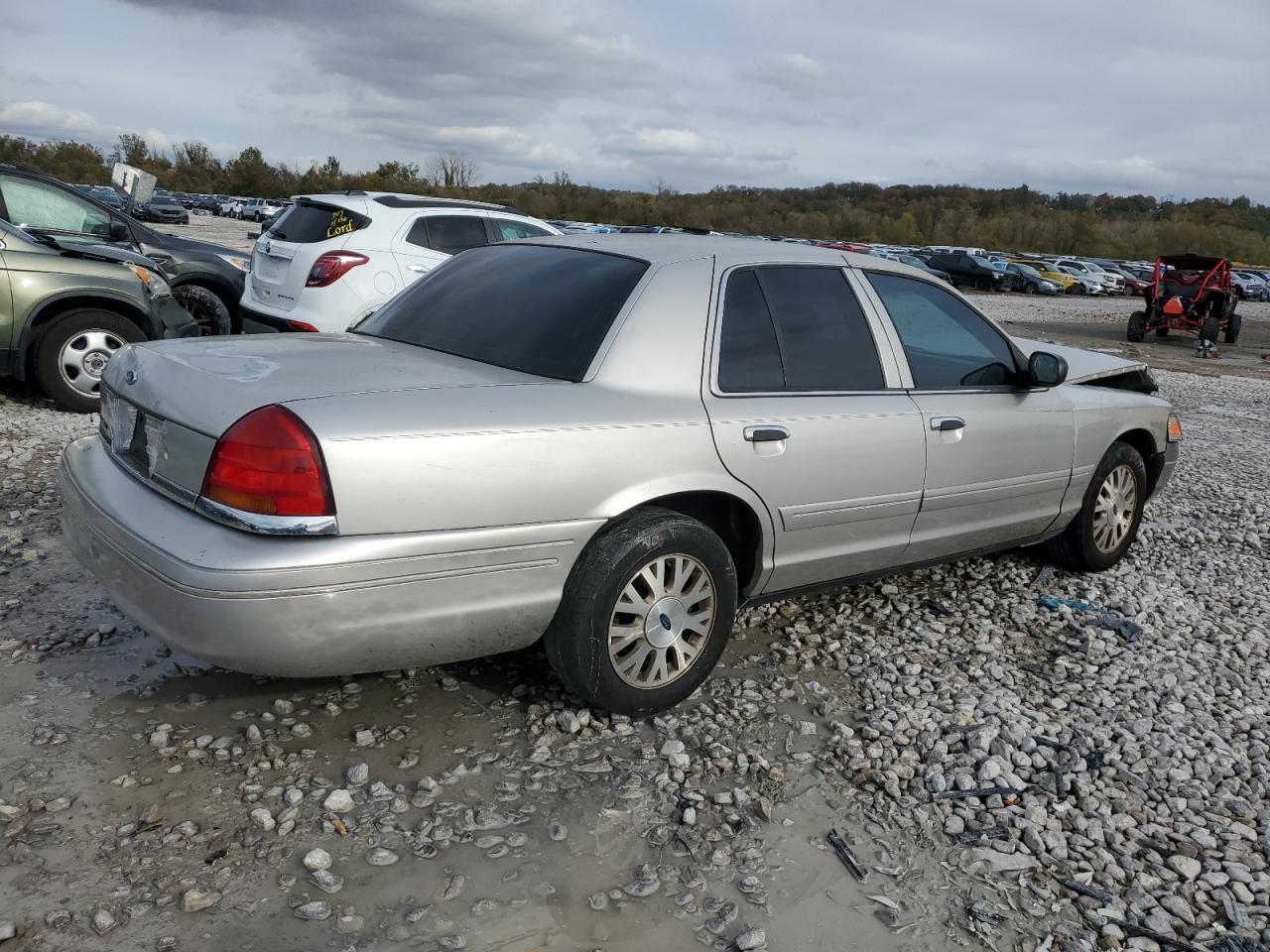 2003 FORD Crown Victoria