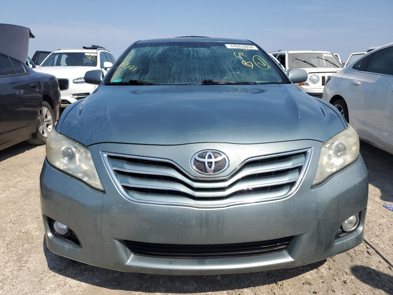 2011 TOYOTA CAMRY