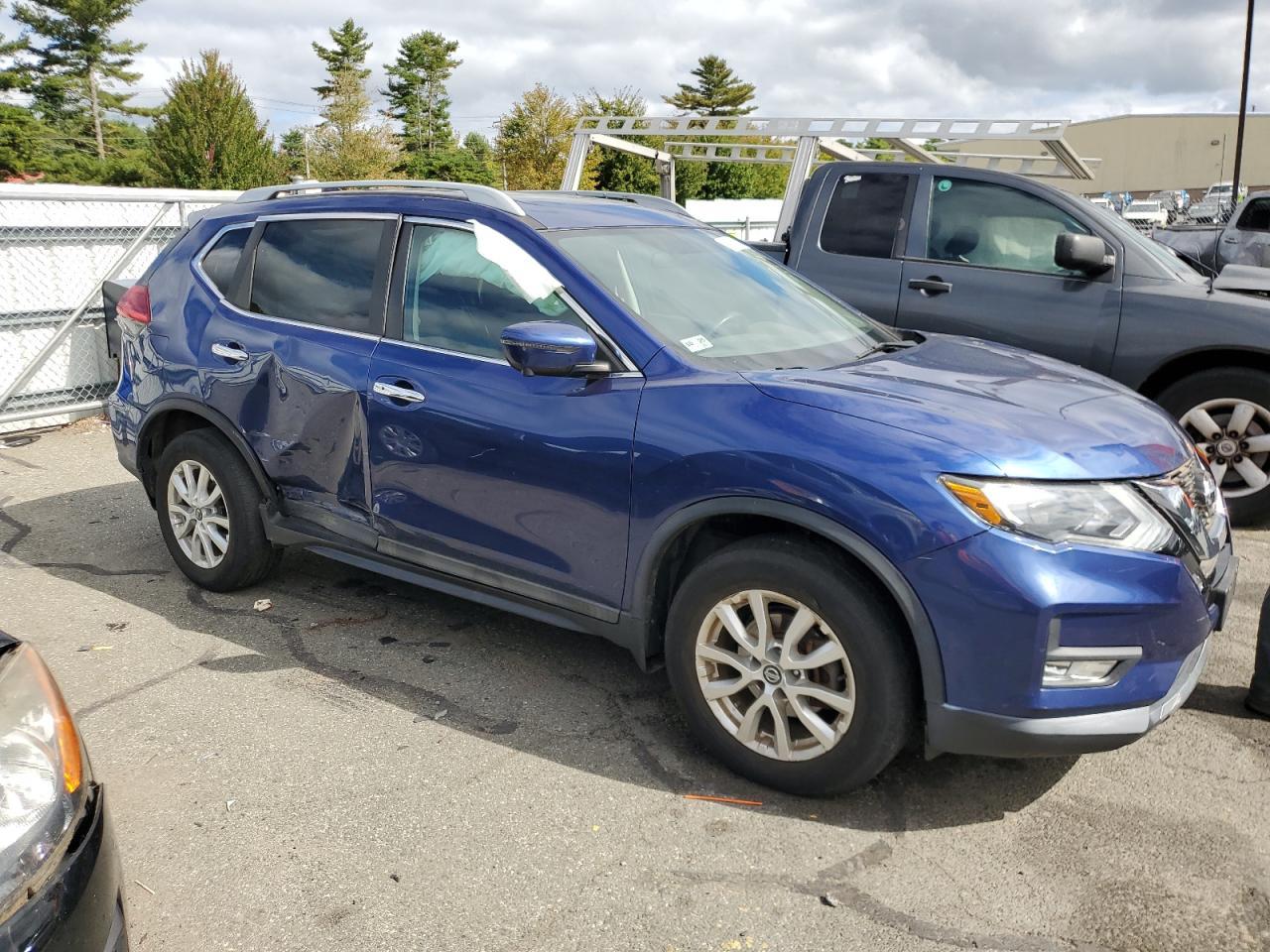 2017 NISSAN ROGUE