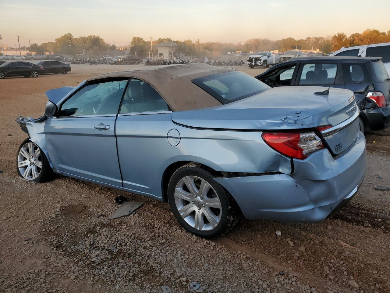 2013 CHRYSLER 200