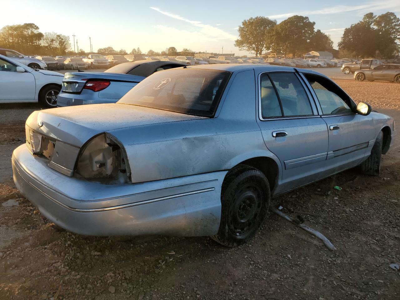2004 FORD Crown Victoria