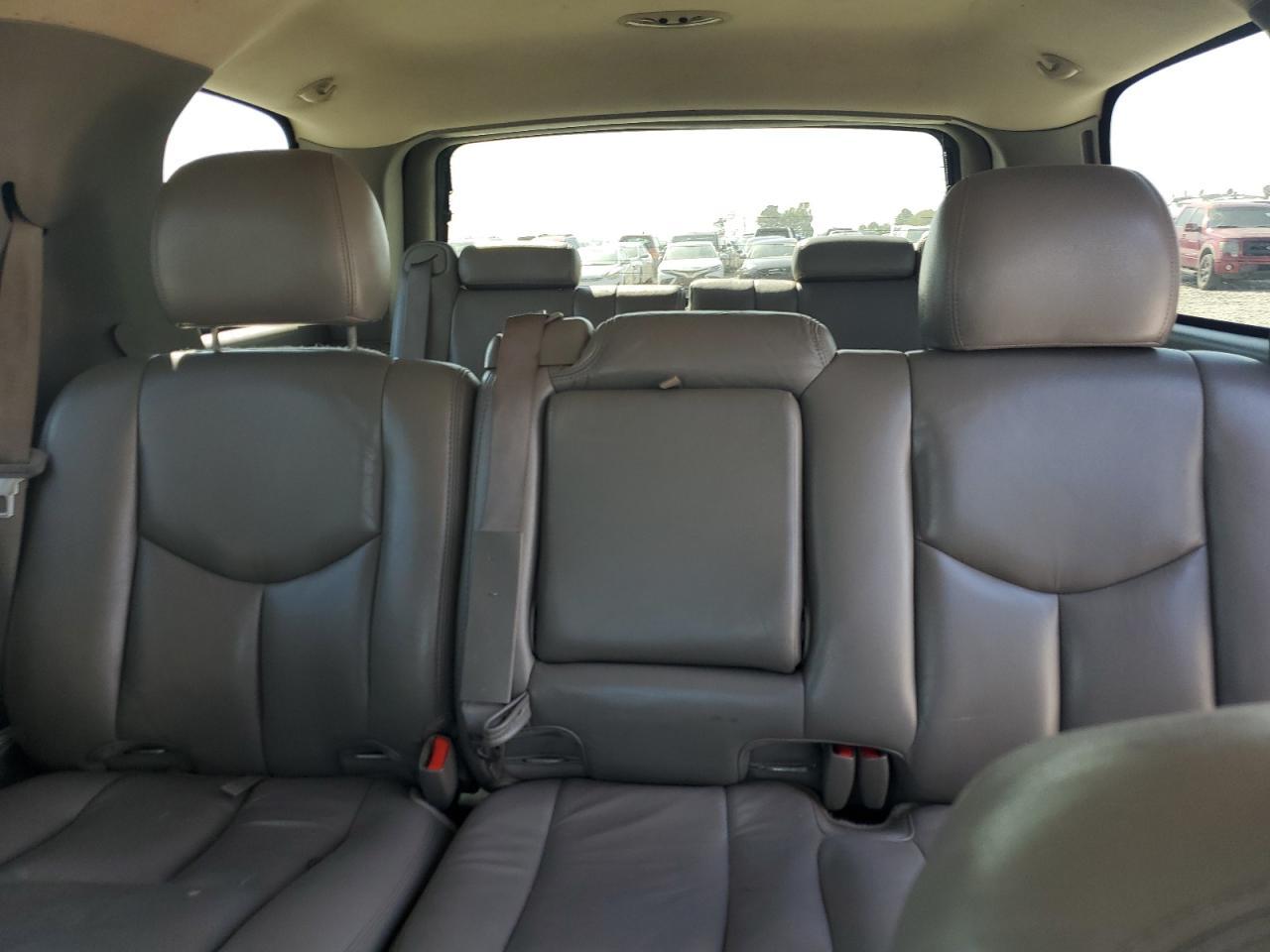 2004 CHEVROLET Tahoe