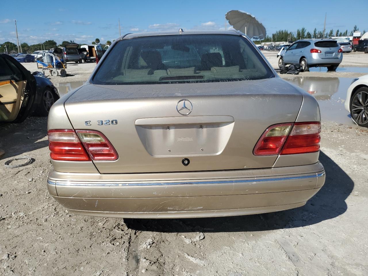 2000 MERCEDES-BENZ E-Class