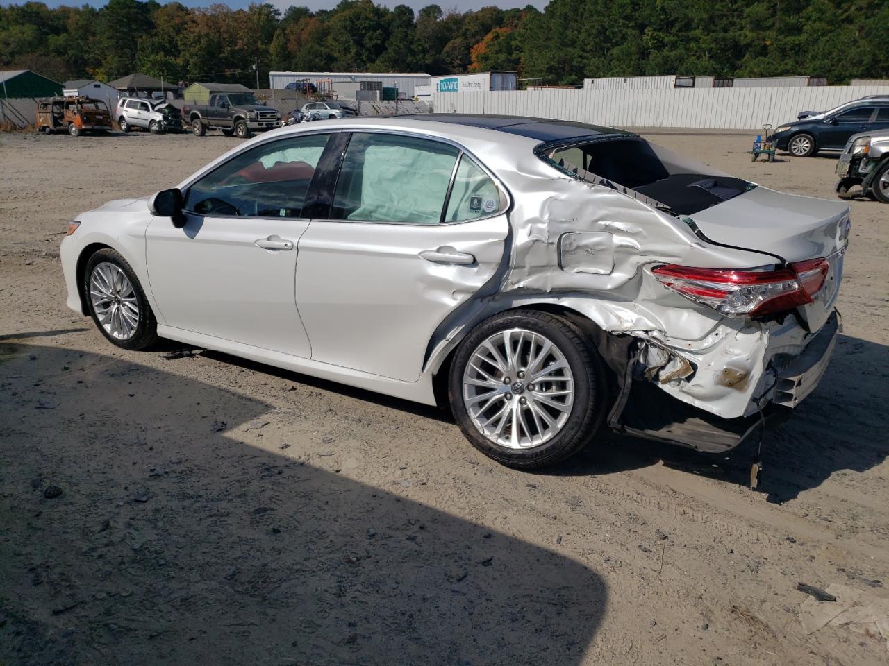 2018 TOYOTA CAMRY