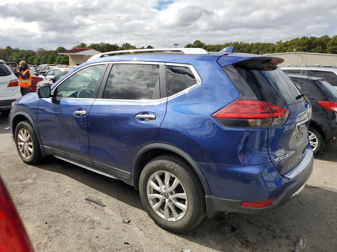 2017 NISSAN ROGUE