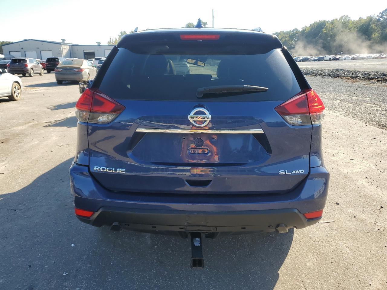 2017 NISSAN ROGUE