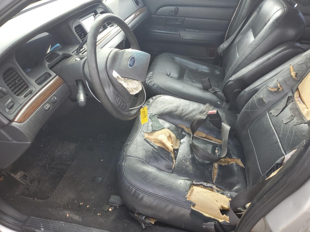 2003 FORD Crown Victoria