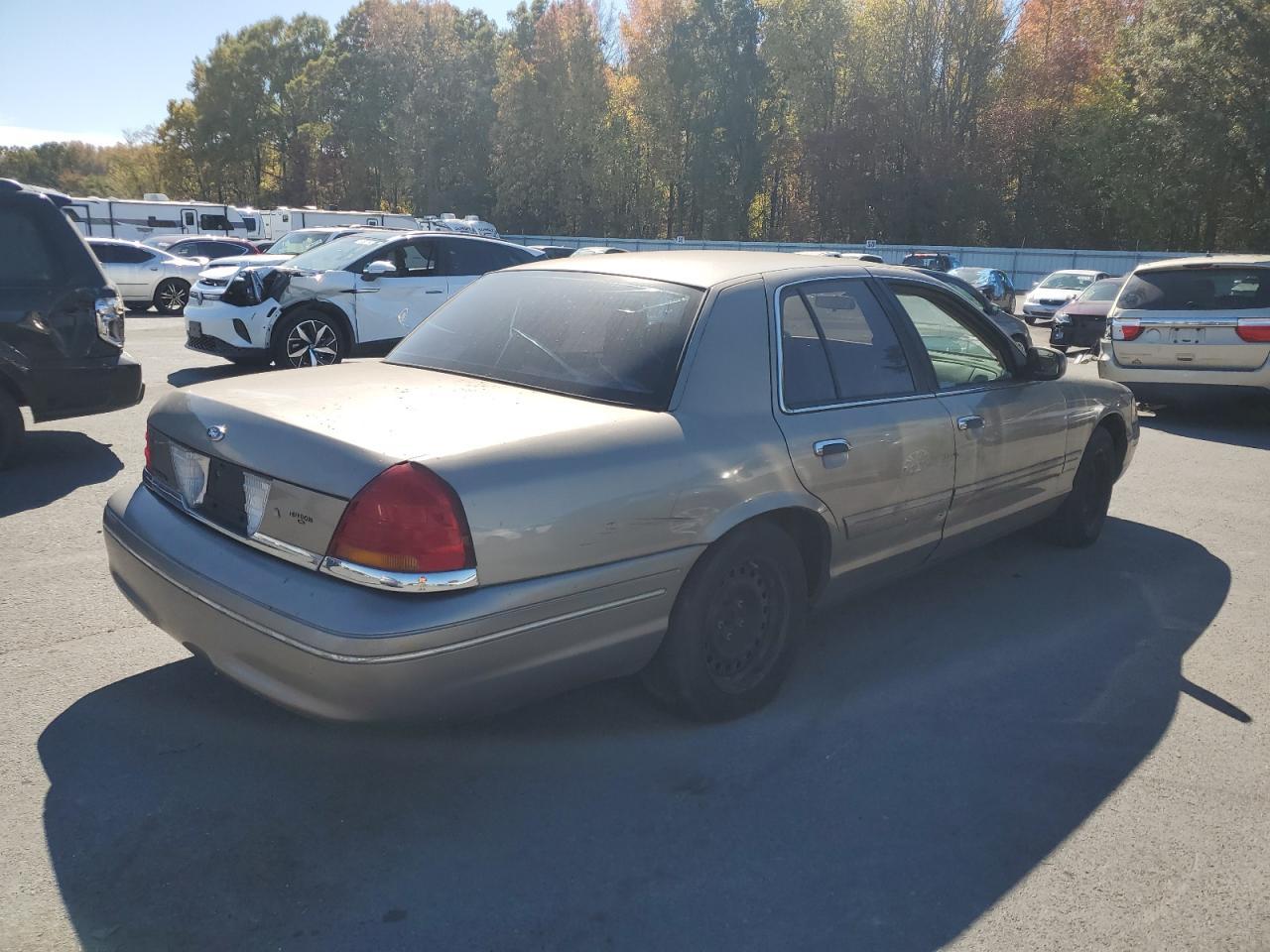 2002 FORD Crown Victoria