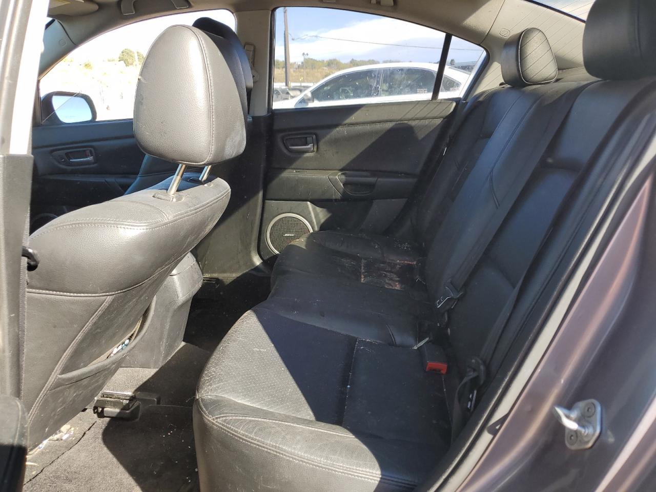 2006 MAZDA 3