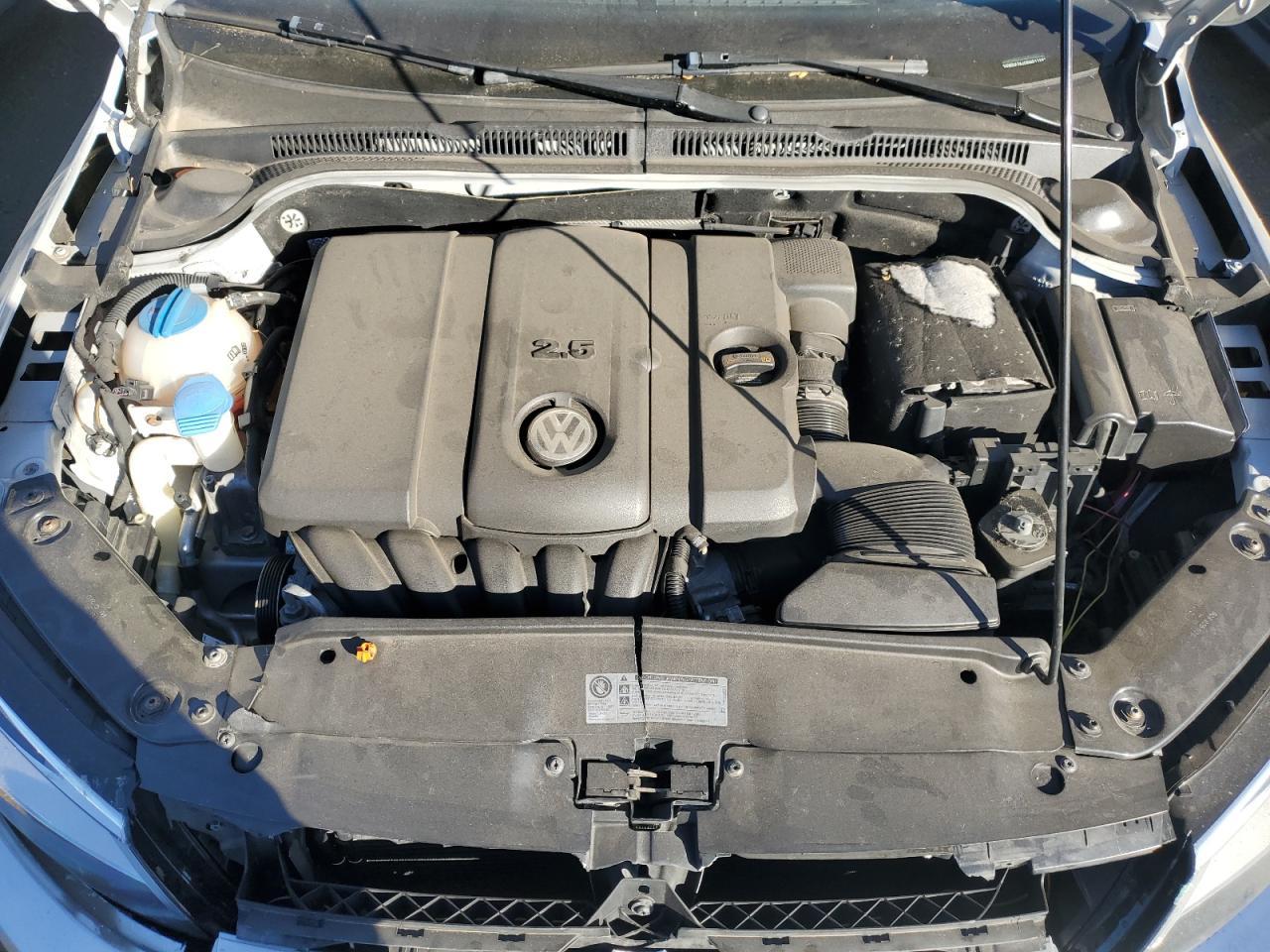 2011 VOLKSWAGEN JETTA