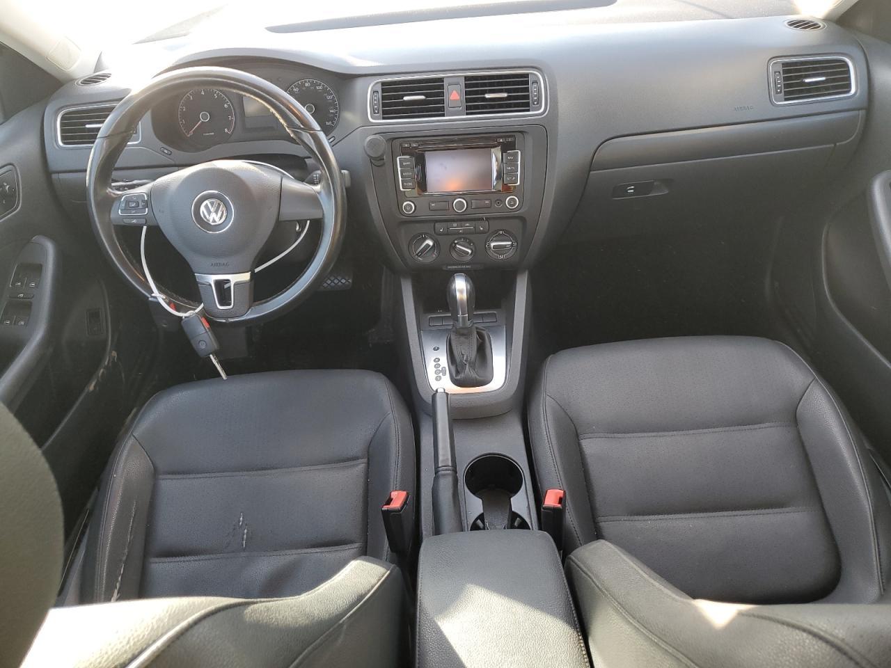 2011 VOLKSWAGEN JETTA