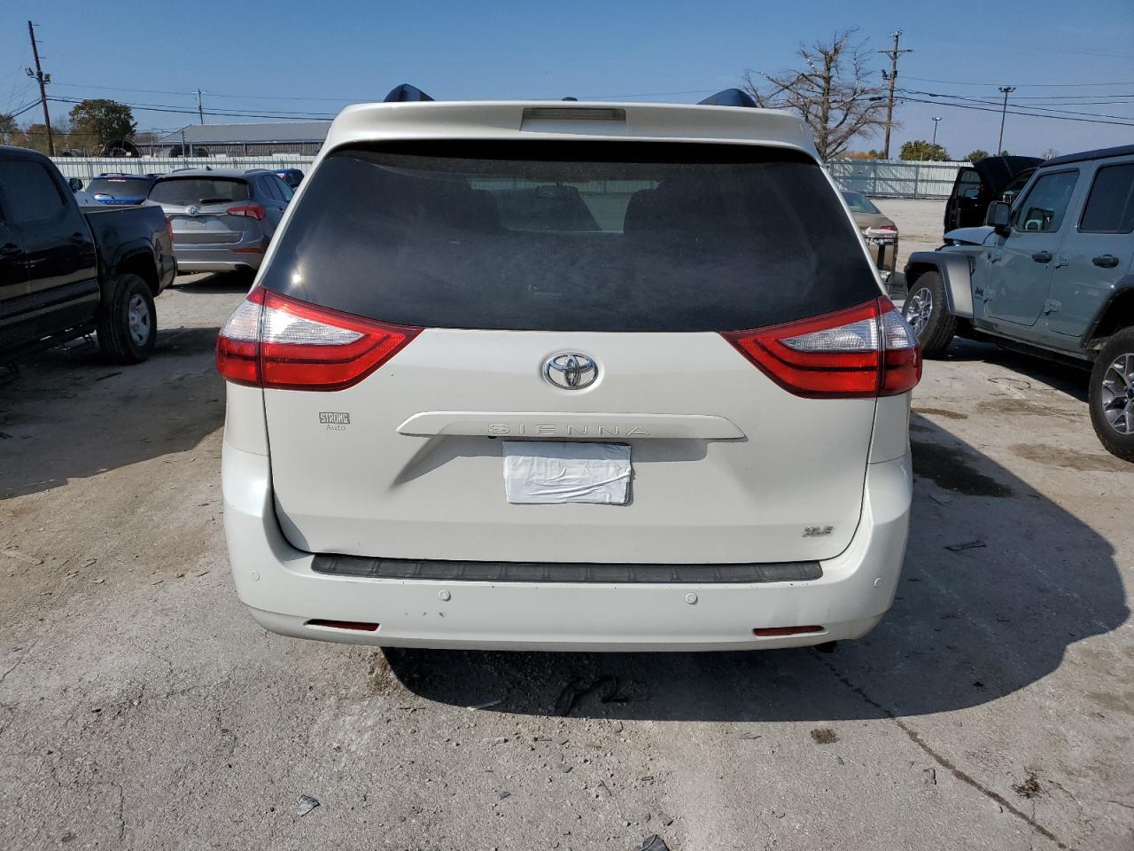 2015 TOYOTA SIENNA