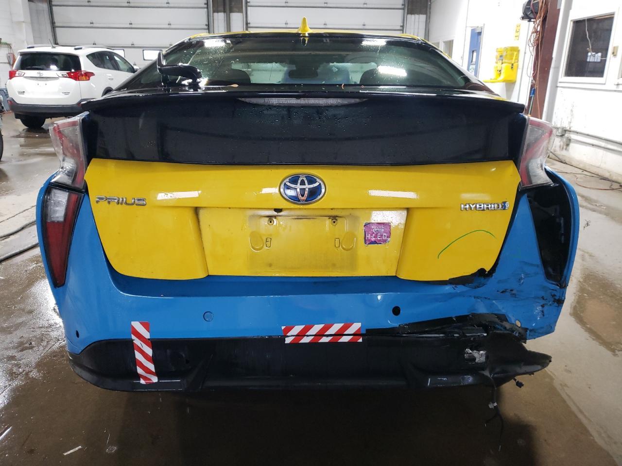 2017 TOYOTA PRIUS