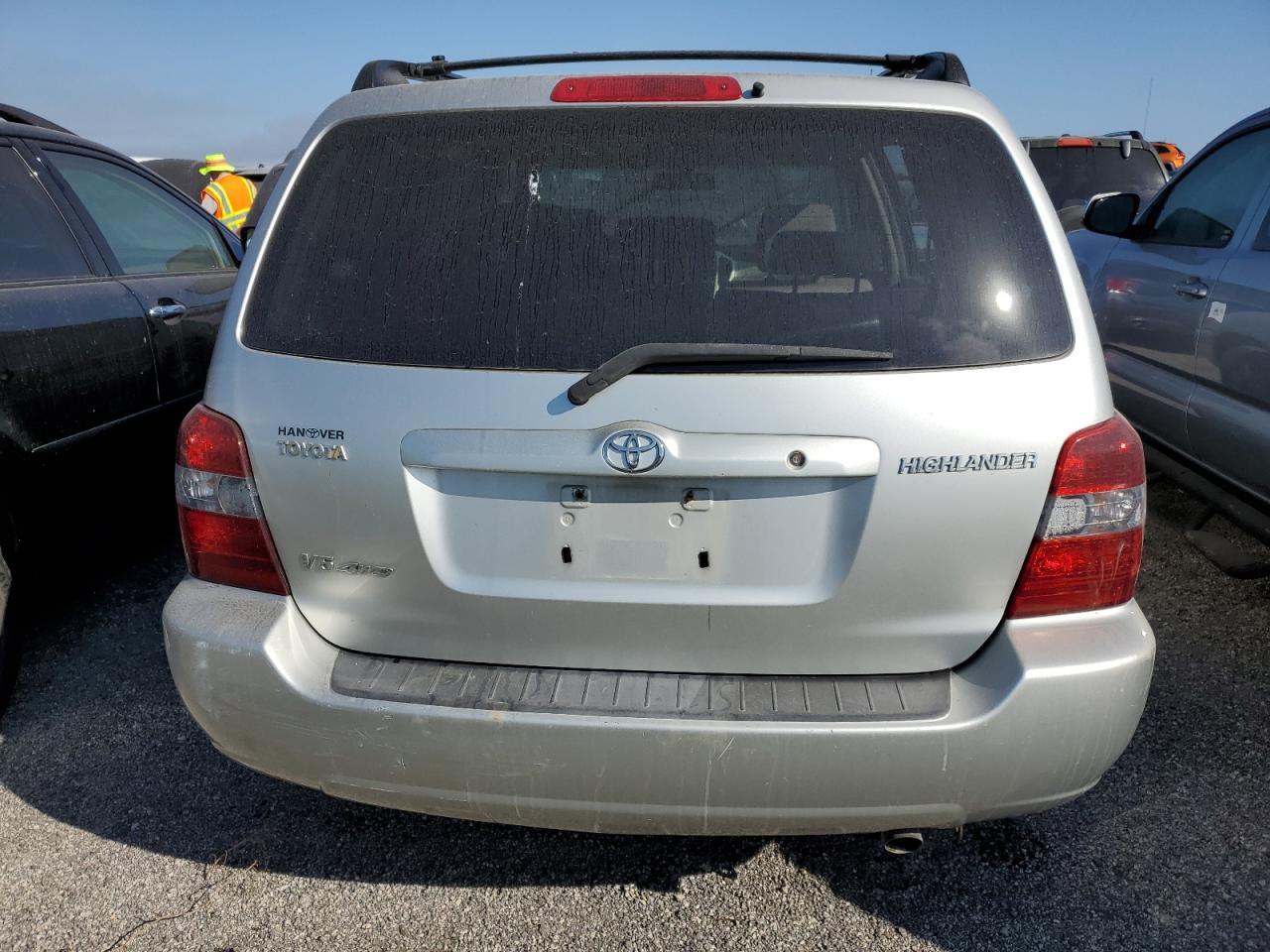 2005 TOYOTA HIGHLANDER