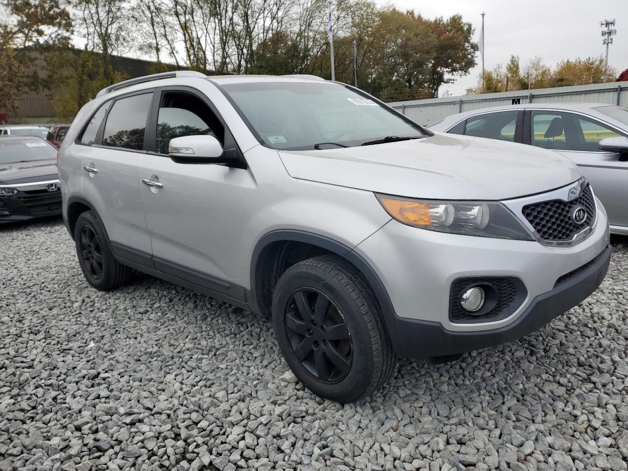2011 KIA SORENTO