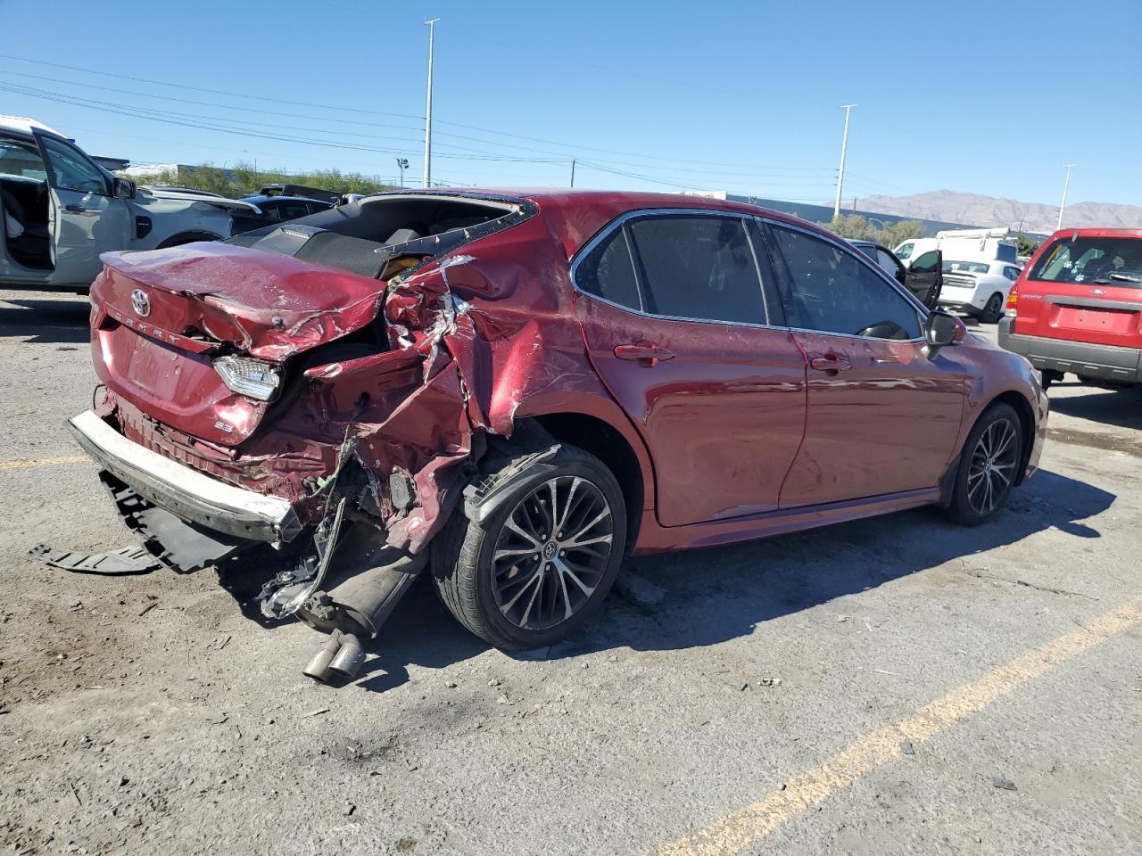 2018 TOYOTA CAMRY