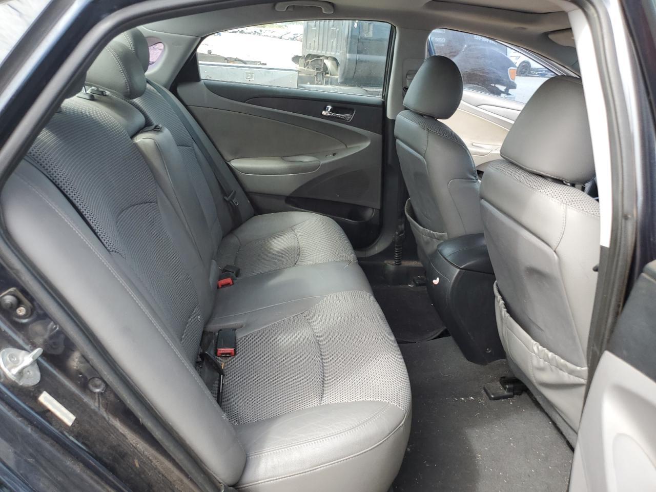 2011 HYUNDAI SONATA