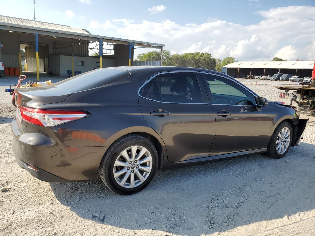 2018 TOYOTA CAMRY