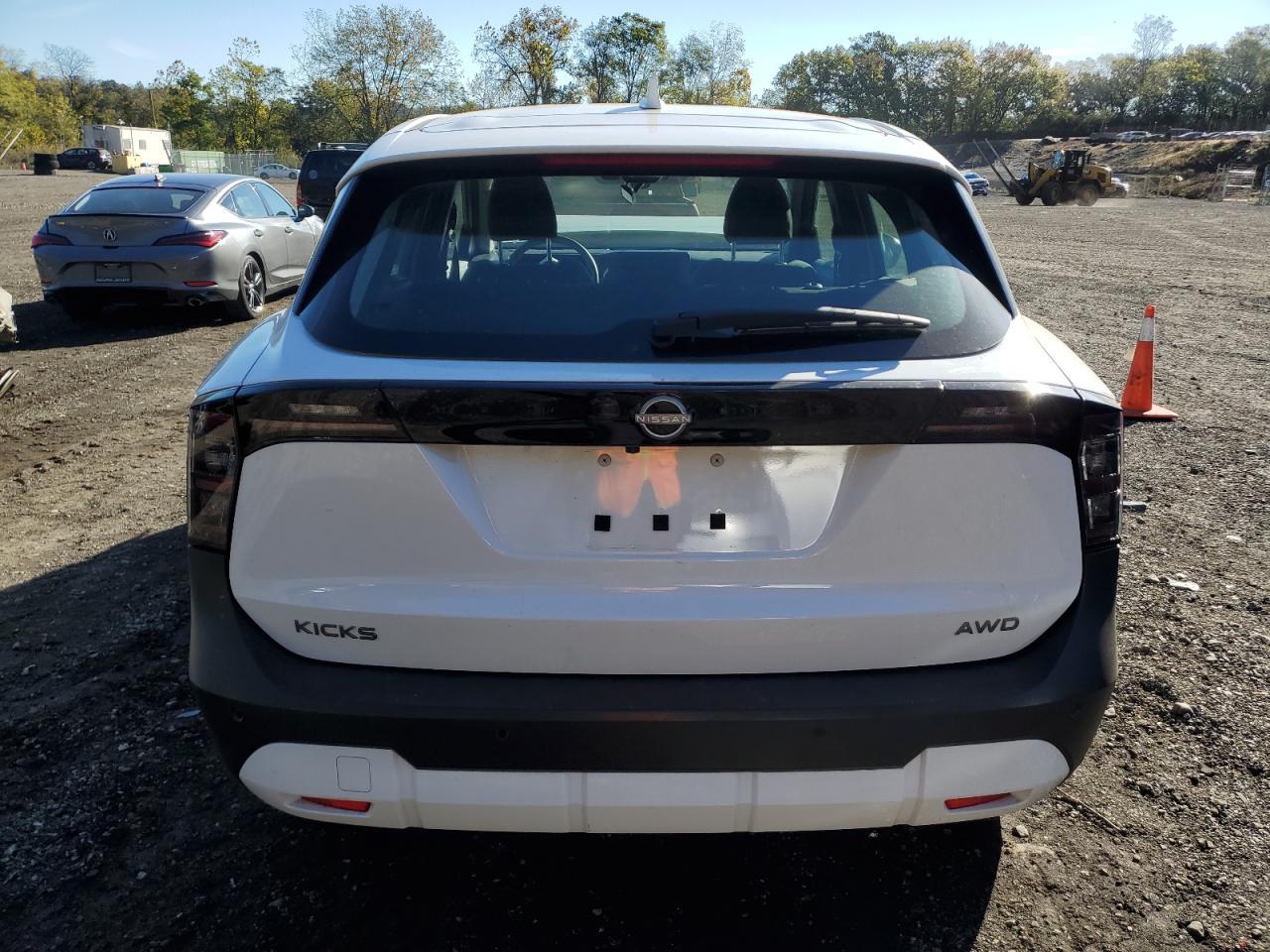 2025 NISSAN KICKS