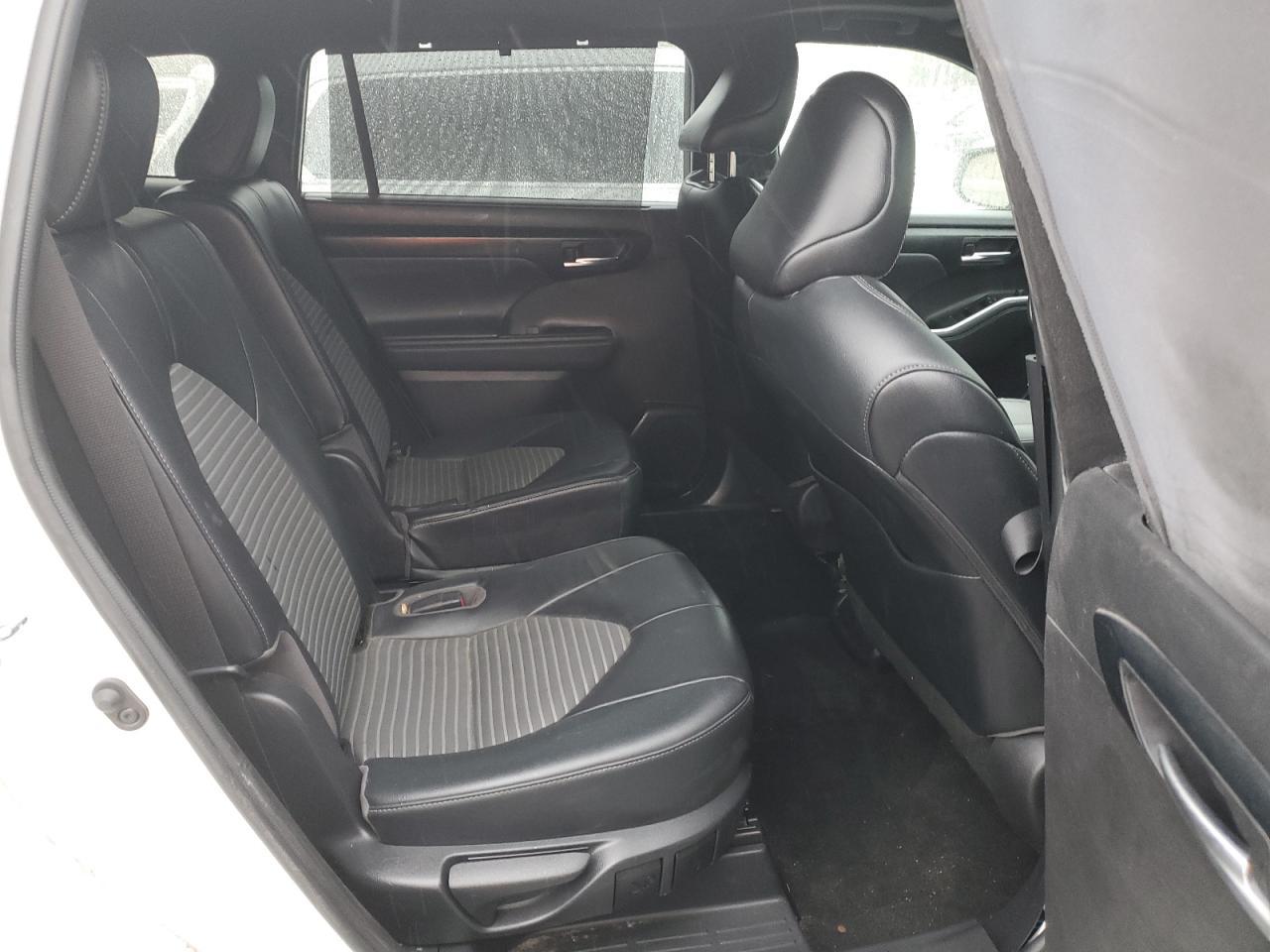 2022 TOYOTA HIGHLANDER