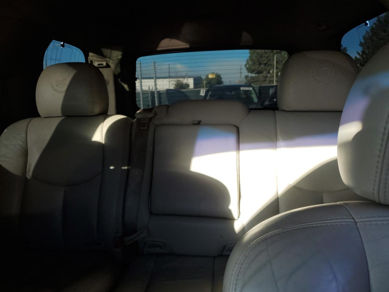 2005 CADILLAC ESCALADE