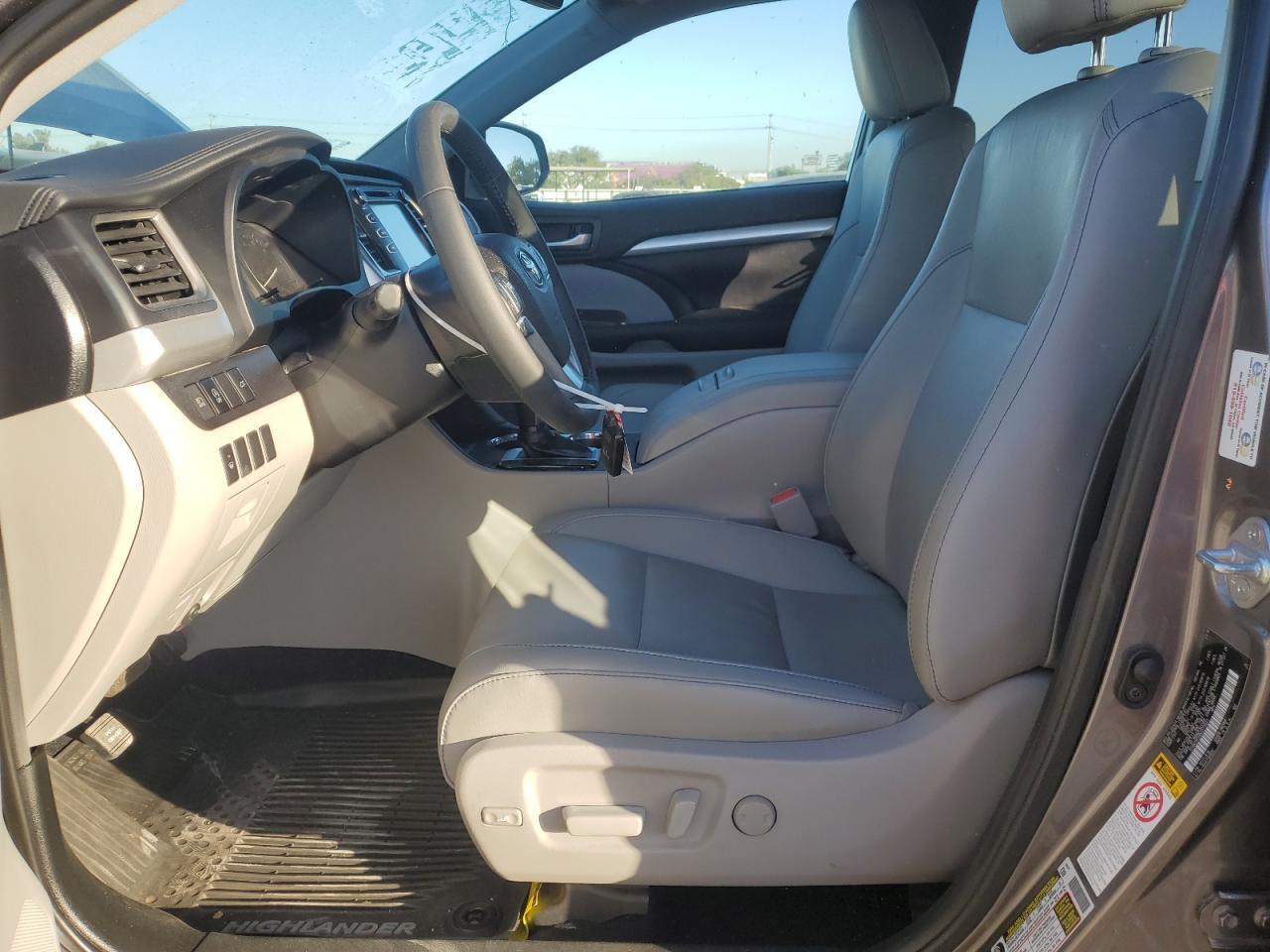 2019 TOYOTA HIGHLANDER