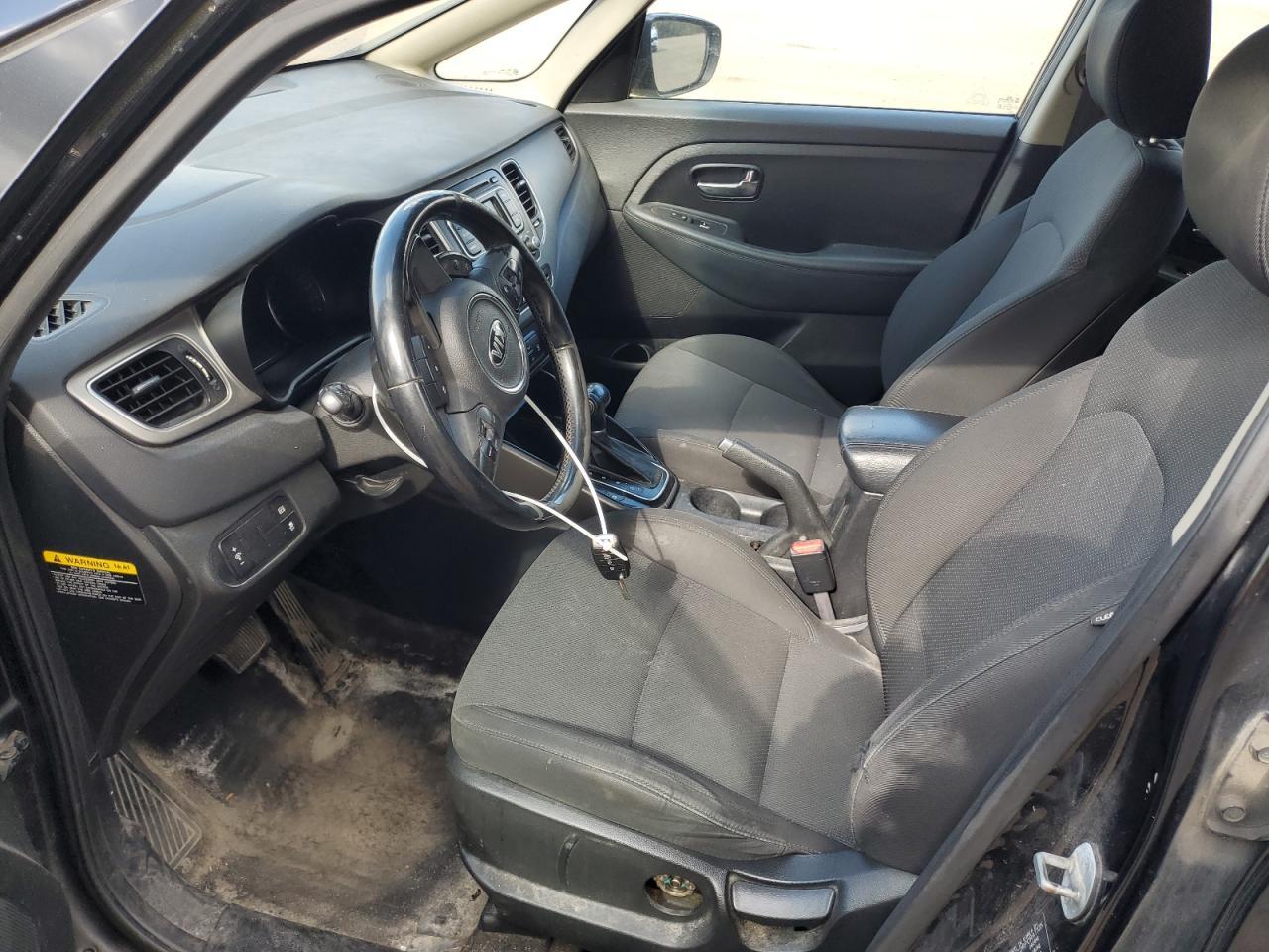 2014 KIA RONDO