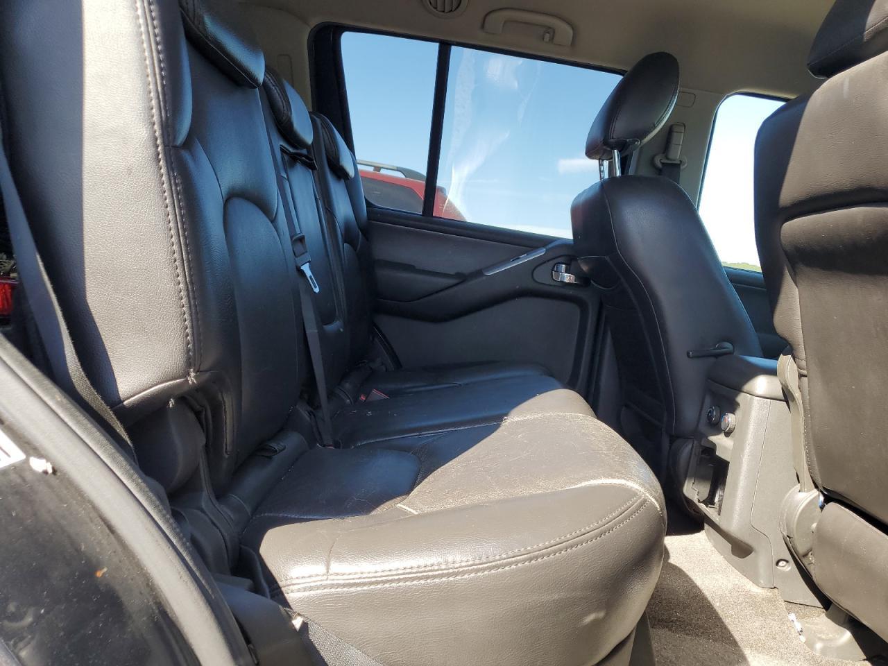 2011 NISSAN PATHFINDER