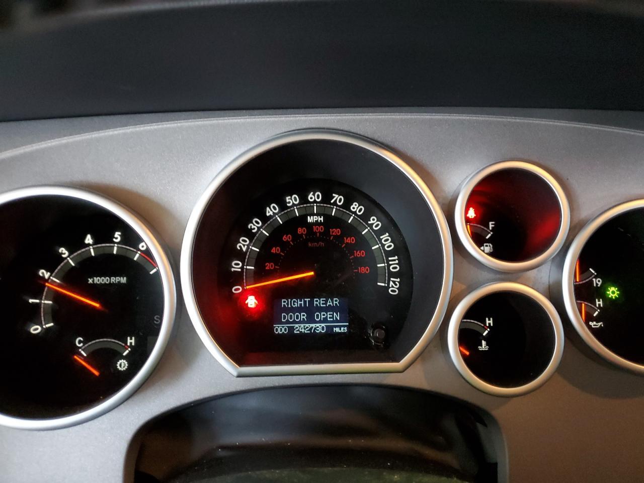 2013 TOYOTA Sequoia