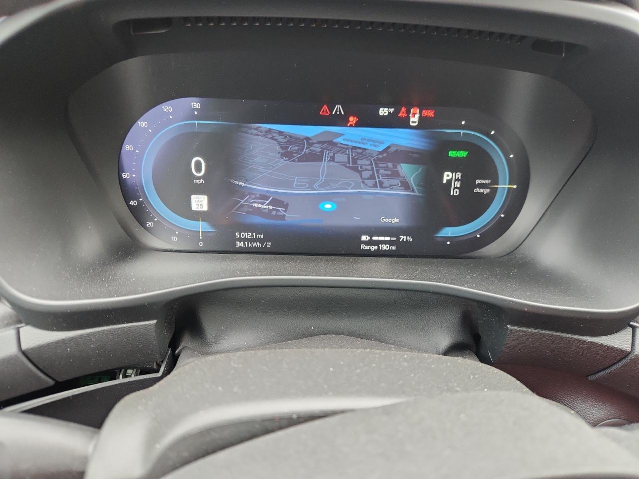 2023 VOLVO C40