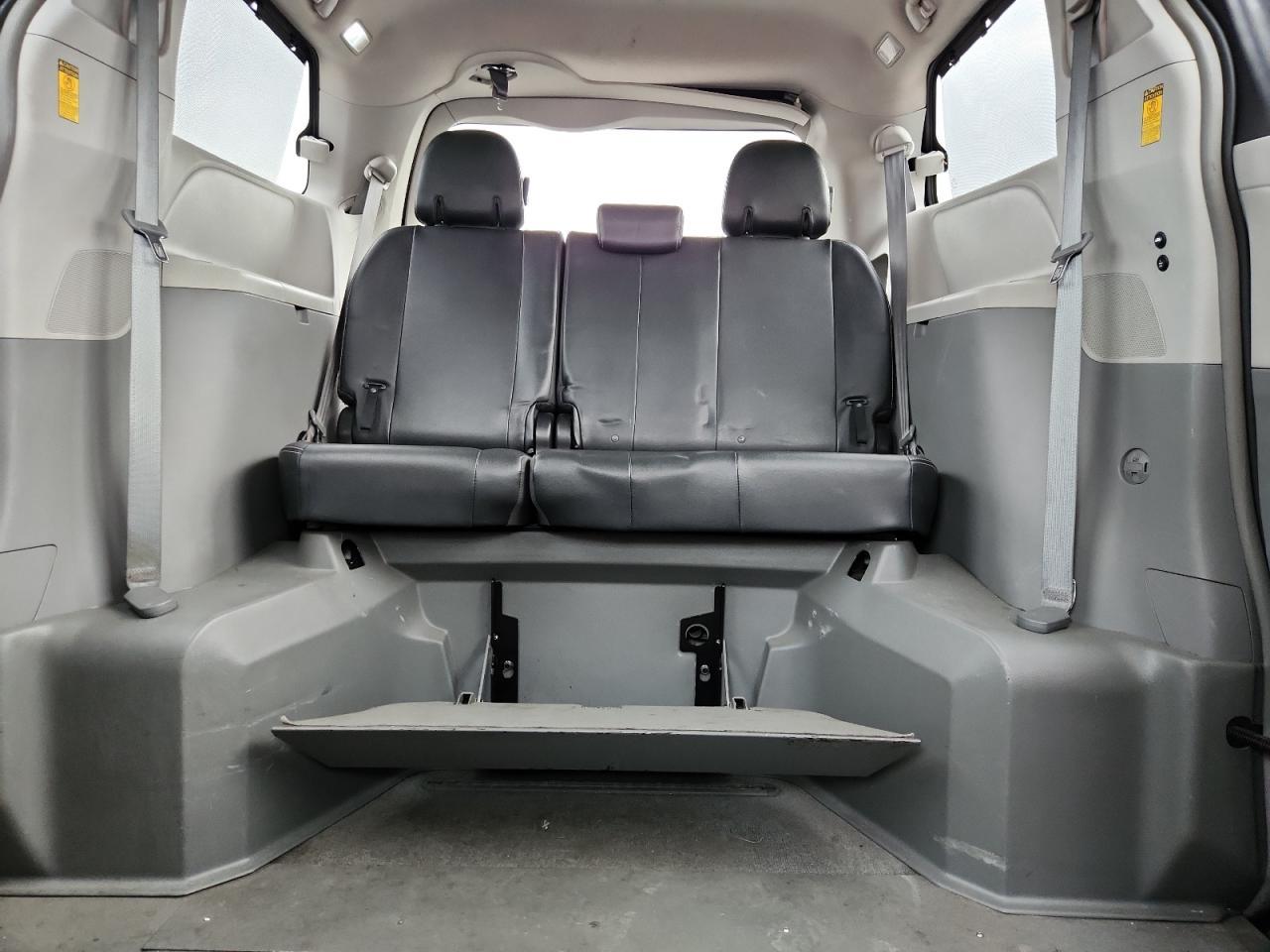 2014 TOYOTA SIENNA
