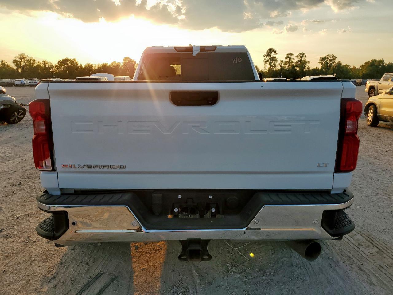 2024 CHEVROLET Silverado