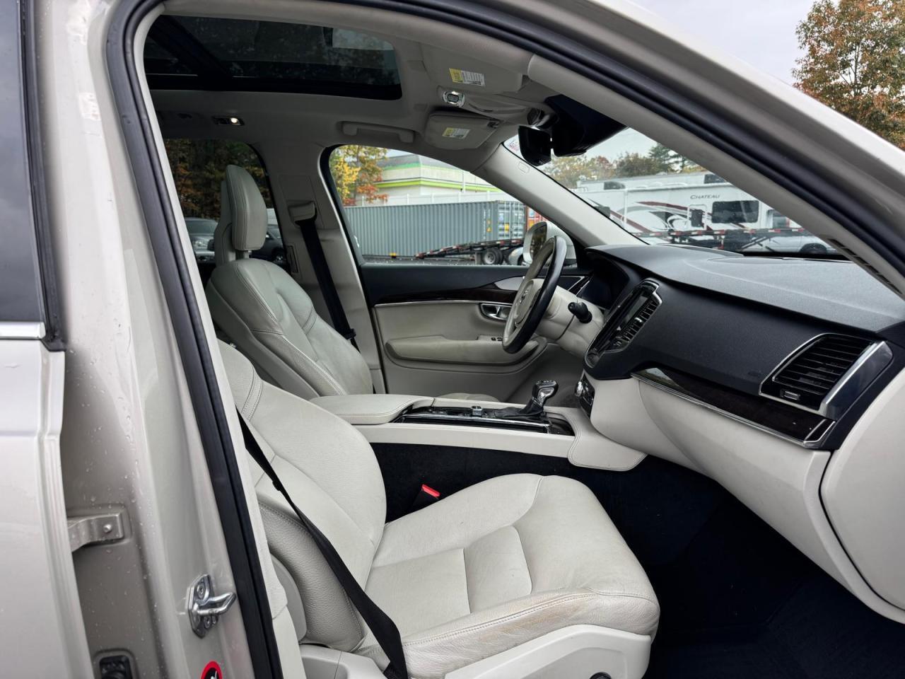 2016 VOLVO XC90