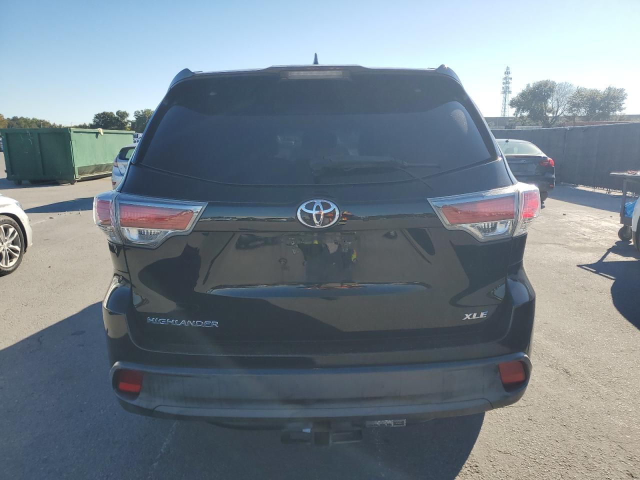 2016 TOYOTA HIGHLANDER