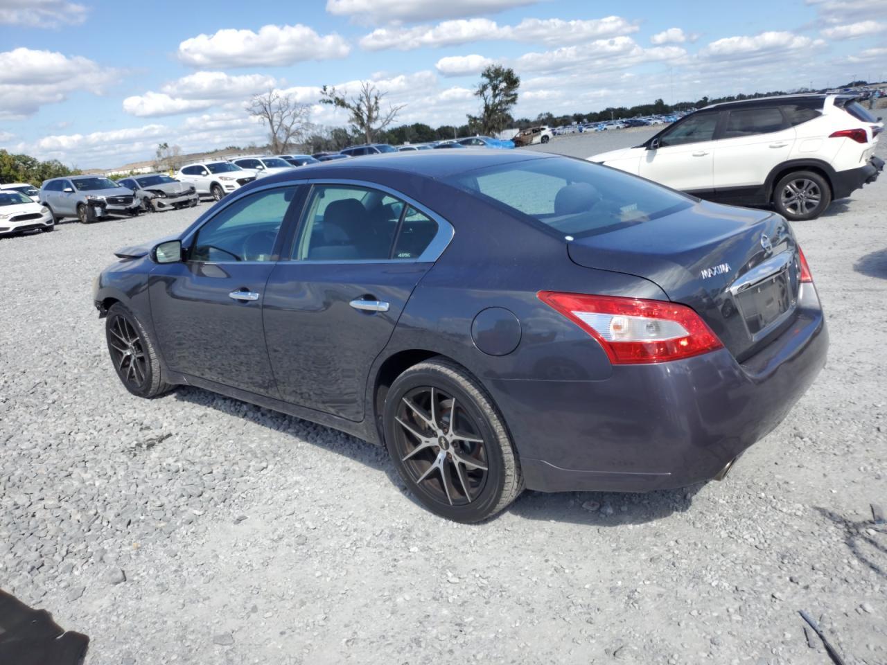 2011 NISSAN Maxima