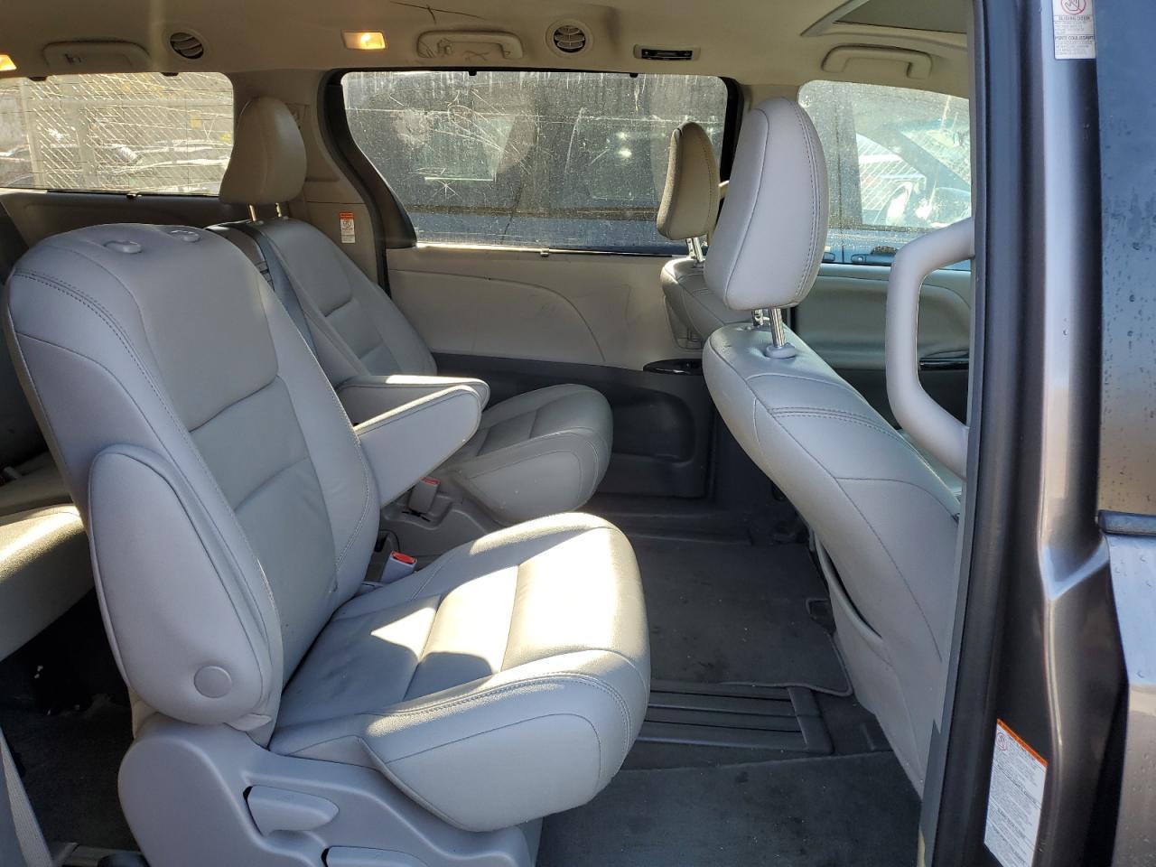 2019 TOYOTA SIENNA