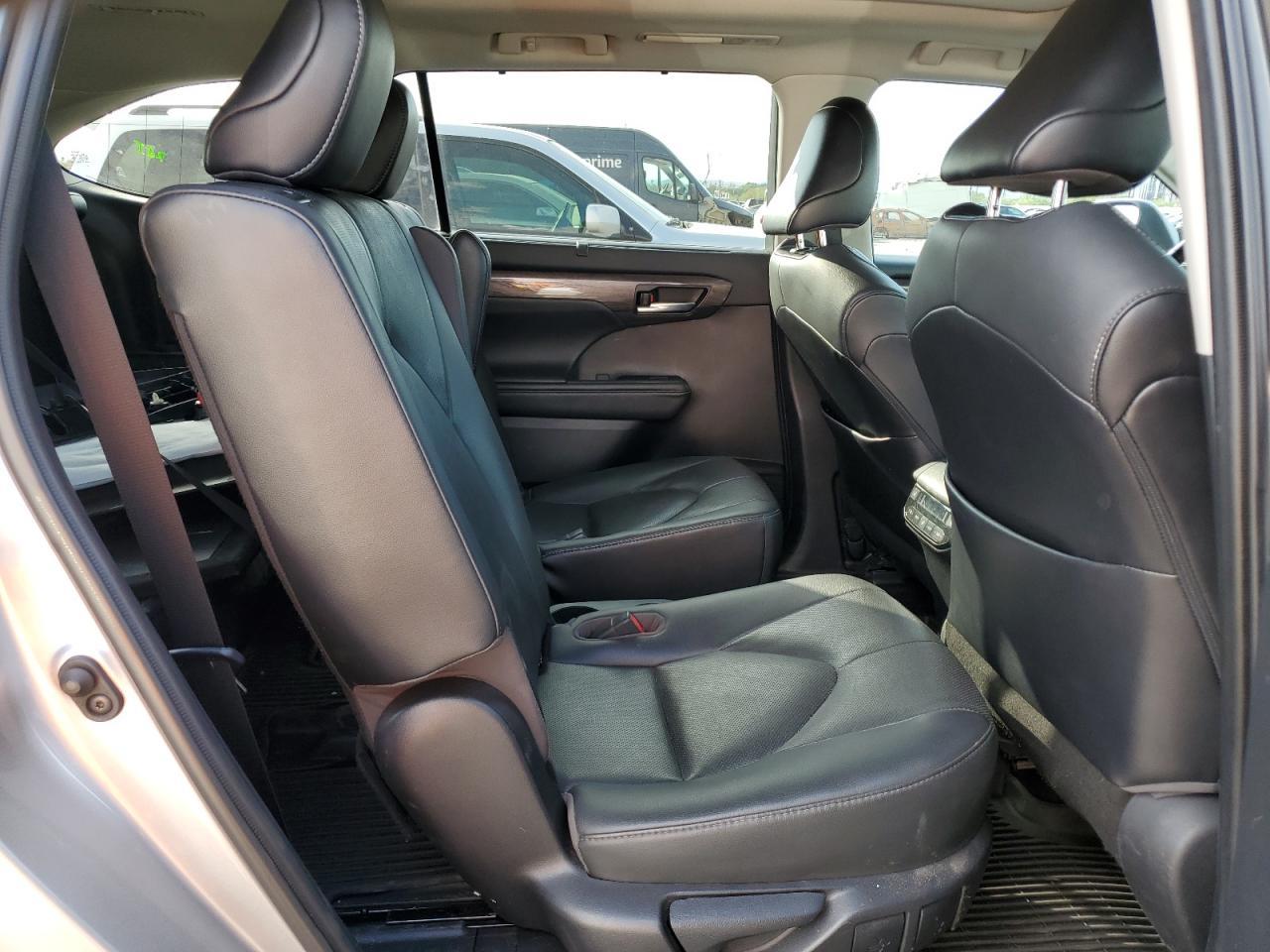 2021 TOYOTA HIGHLANDER