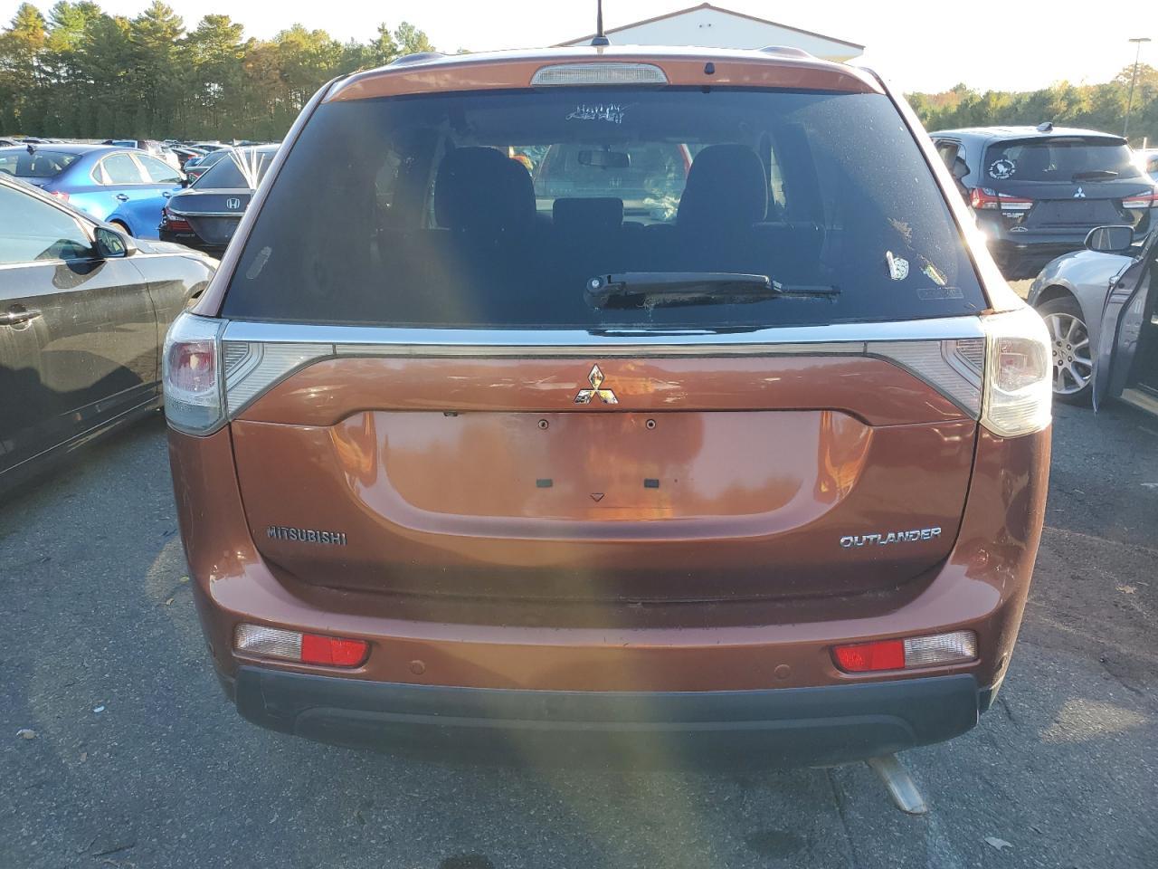 2014 MITSUBISHI outlander