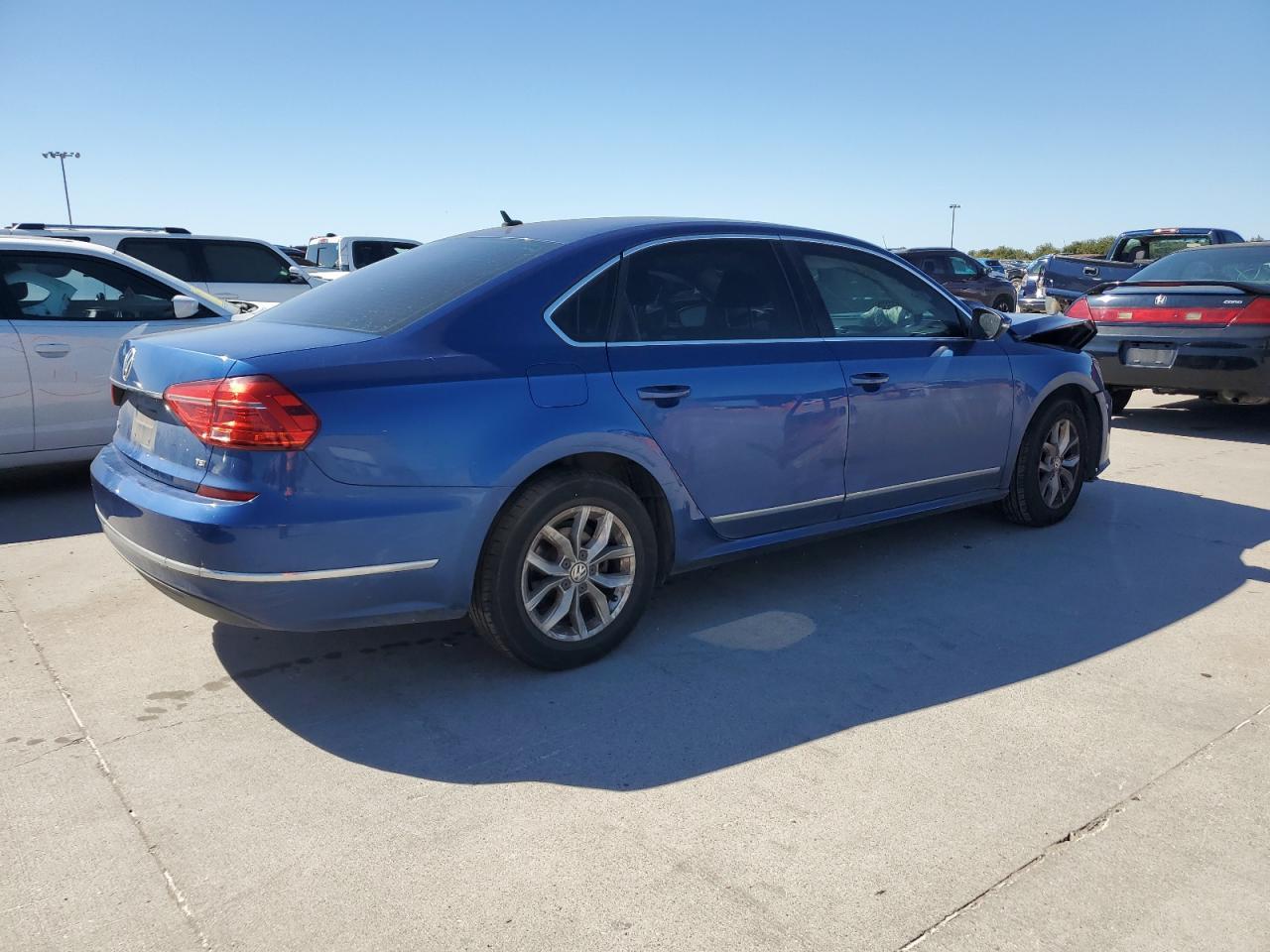 2016 VOLKSWAGEN Passat