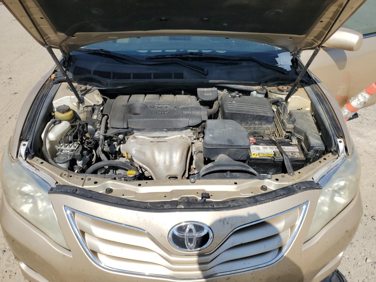 2011 TOYOTA CAMRY