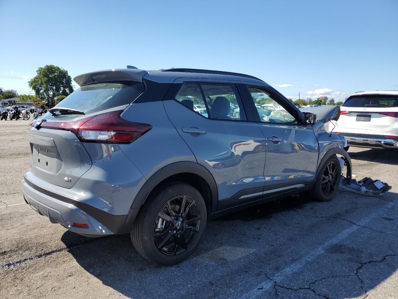 2023 NISSAN KICKS