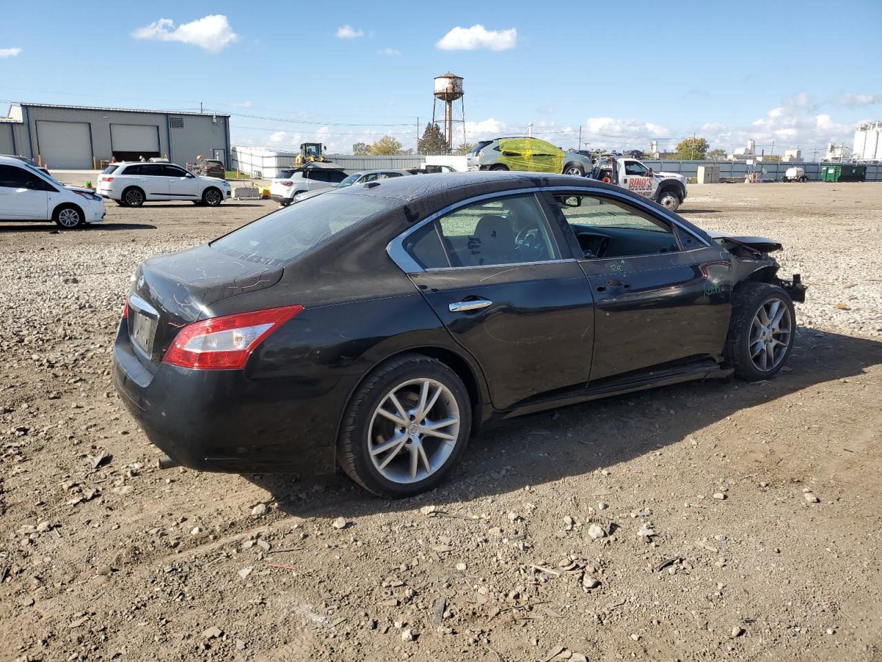 2011 NISSAN Maxima