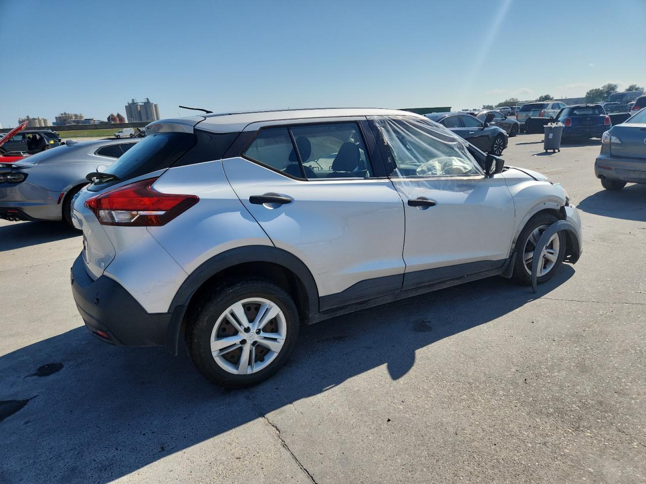 2020 NISSAN KICKS